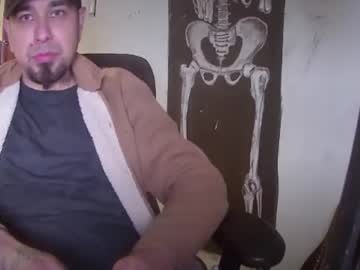 Yimikrikz Chaturbate stream image from January 12, 2026