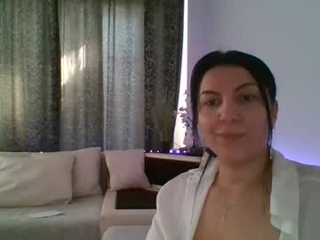 Luissajames Chaturbate stream image from January 12, 2026