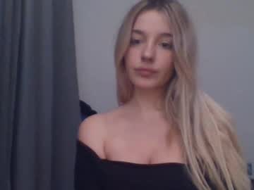 Evelinemagnetic Chaturbate stream image from January 12, 2026