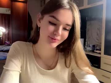 Mallybooo Chaturbate stream image from January 12, 2026