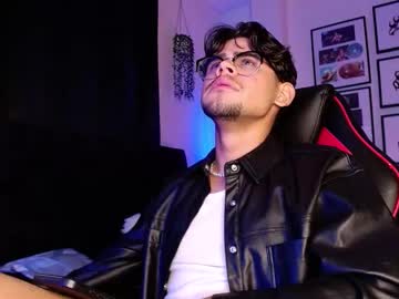 Isaac_Saenz Chaturbate stream image from January 12, 2026