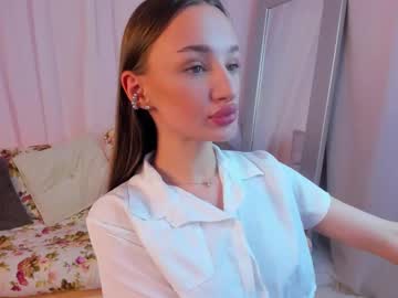 Laralourance Chaturbate stream image from January 13, 2026
