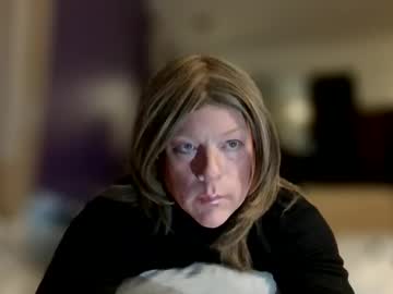 Julietsusa Chaturbate stream image from January 13, 2026