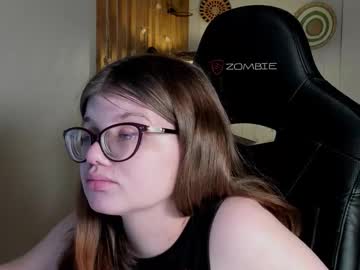 Chloehalses Chaturbate stream image from January 13, 2026