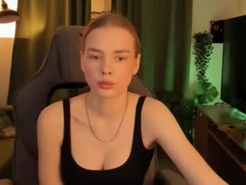 Bellahaadiid Chaturbate stream image from January 13, 2026