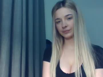 Evelinemagnetic Chaturbate stream image from January 13, 2026