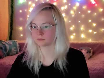 Smallimpmeili Chaturbate stream image from January 13, 2026