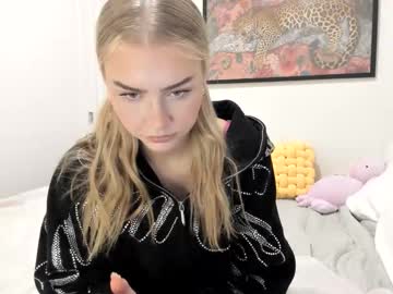 Ariah_Is_Blonde Chaturbate stream image from January 13, 2026