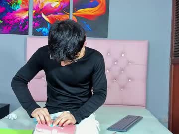 Elangiraldo Chaturbate stream image from January 13, 2026