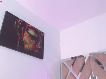 Laurymoons Chaturbate stream image from January 14, 2026