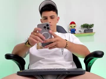 Mikecooper_ Chaturbate stream image from January 14, 2026