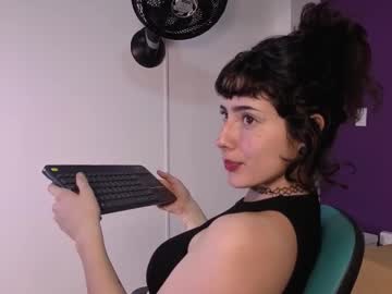 Honeydesiree Chaturbate stream image from January 14, 2026