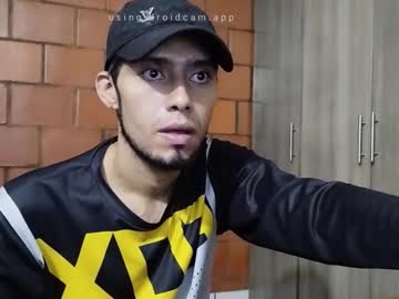 Latinmansmoking Chaturbate stream image from January 14, 2026