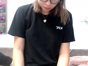 Genev__Ievee Chaturbate stream image from January 14, 2026