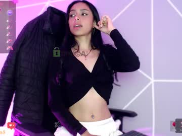 Lilylouisee_ Chaturbate stream image from January 14, 2026