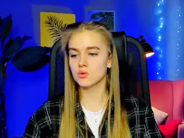 Junewoods Chaturbate stream image from January 14, 2026