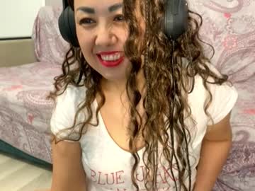 Vickiforeplayq Chaturbate stream image from January 14, 2026