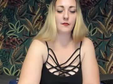 Cristinnna Chaturbate stream image from January 14, 2026