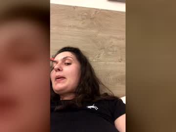 Englishholly Chaturbate stream image from January 14, 2026