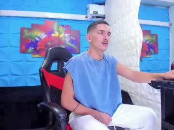 Chrissevanss Chaturbate stream image from January 14, 2026
