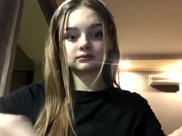 Lowkeyangel Chaturbate stream image from January 14, 2026