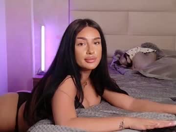 Luanaxdess Chaturbate stream image from January 15, 2026