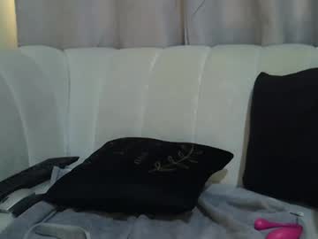Mollynebony Chaturbate stream image from January 15, 2026
