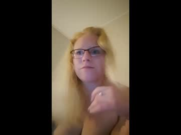 Minglingmumma Chaturbate stream image from January 15, 2026
