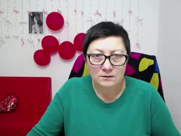 Emilyl0vee Chaturbate stream image from January 15, 2026