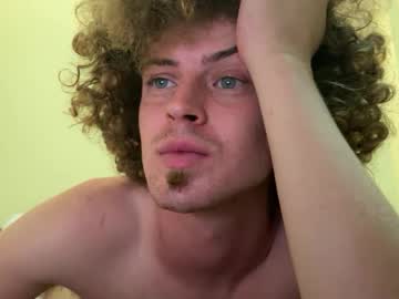 Curlyboii98 Chaturbate stream image from January 15, 2026