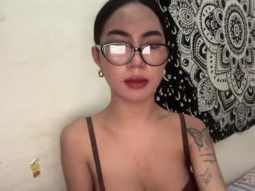 Holly_Cassandra Chaturbate stream image from January 15, 2026