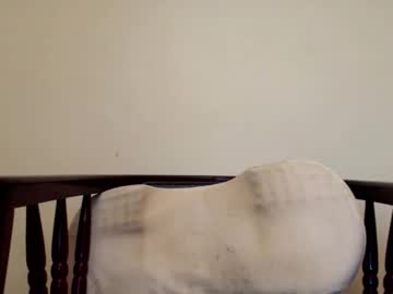 Queenielejumbo Chaturbate stream image from January 16, 2026