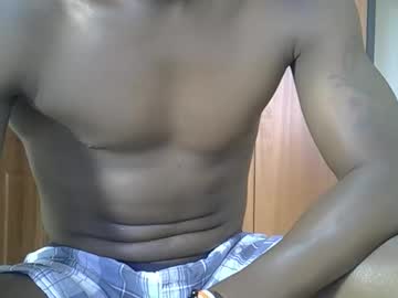 Fineebony Chaturbate stream image from January 16, 2026