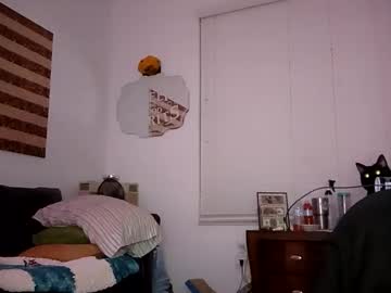 2stroke82 Chaturbate stream image from January 16, 2026