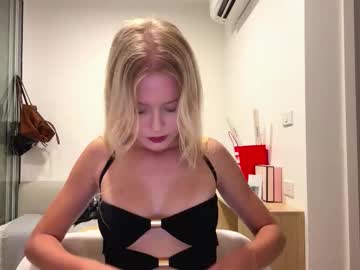 Laraineprada Chaturbate stream image from January 16, 2026