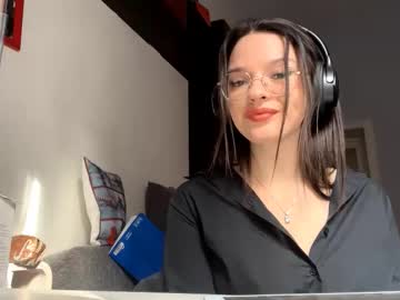 Melainehaynes Chaturbate stream image from January 16, 2026