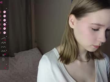 Esdeevicky Chaturbate stream image from January 16, 2026