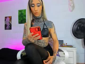 Drippyorlove Chaturbate stream image from January 16, 2026