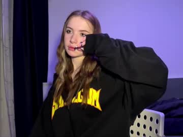 Babymol1y Chaturbate stream image from January 16, 2026