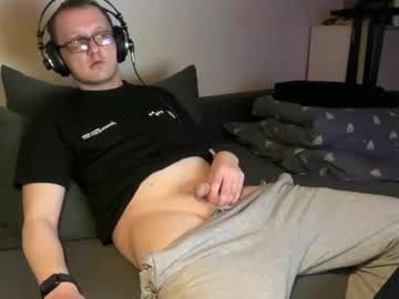Mcmike_Es Chaturbate stream image from January 16, 2026