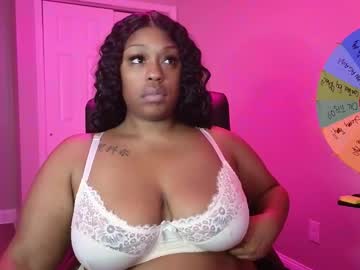 Queencroze Chaturbate stream image from January 16, 2026