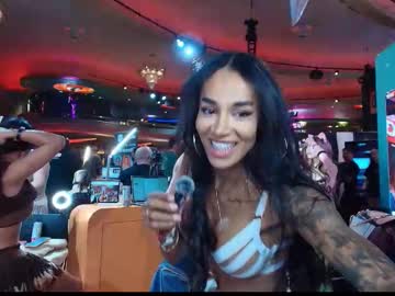 Sweetlaurasaenz Chaturbate stream image from January 17, 2026