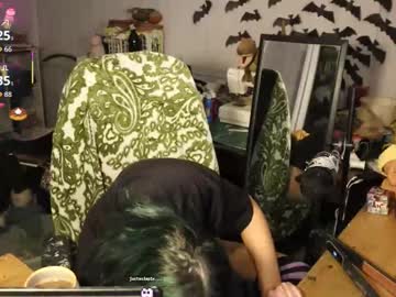 Lunasparkles Chaturbate stream image from January 17, 2026