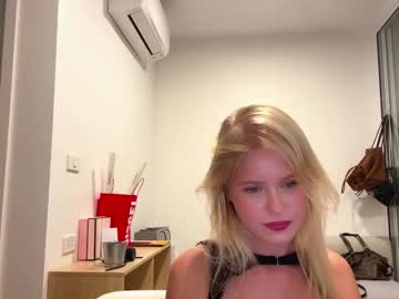 Laraineprada Chaturbate stream image from January 17, 2026