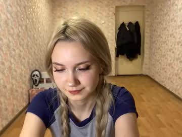 Mallkaoverocker Chaturbate stream image from January 17, 2026
