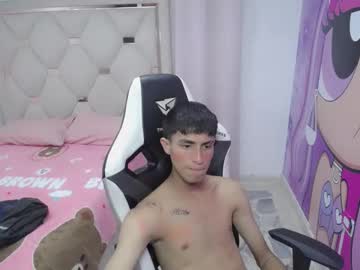 Akyra_Latin Chaturbate stream image from January 17, 2026
