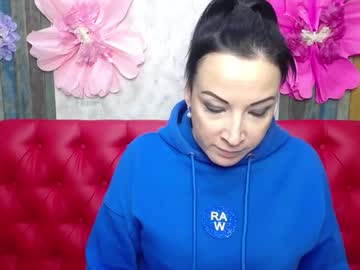 Elizabethsho Chaturbate stream image from January 17, 2026