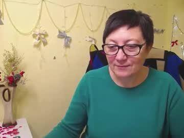Emilyl0vee Chaturbate stream image from January 17, 2026