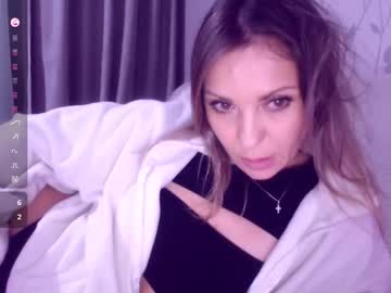 Leelooxxx Chaturbate stream image from January 17, 2026