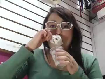 Sarayx Chaturbate stream image from January 17, 2026